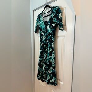 Robe LuLaRoe Amelia 2XS – Vert Téal Motif Camouflage Floral, Neuve Avec étiquettes